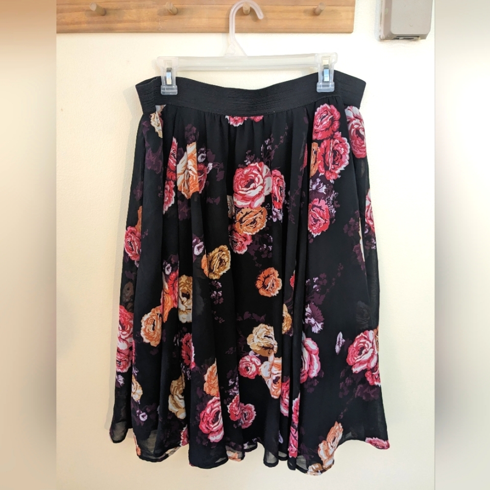 Torrid Floral Midi Skirt, size 1/2